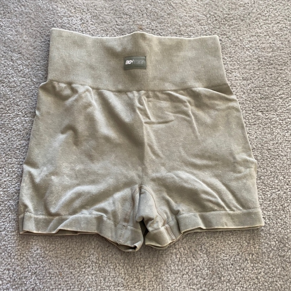 Bo and Tee Seamless Shorts Sage Green